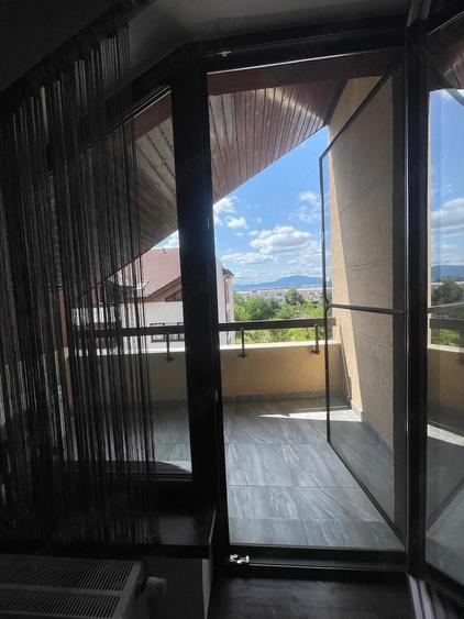 Apartament cu 2 camere decomandat în Tractorul