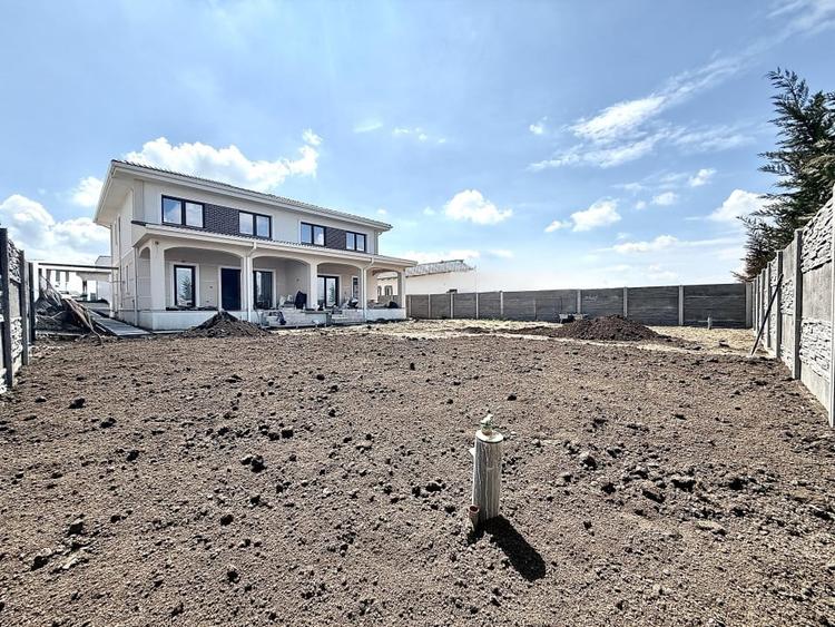 Duplex cu 5 camere cu Canalizare în Urseni