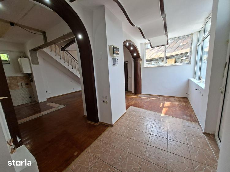Casă cu 4 camere cu Teren 145 Mp în Centrul Civic