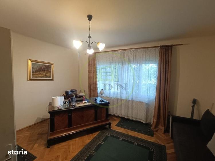 Casă cu 3 camere decomandat în Hodac
