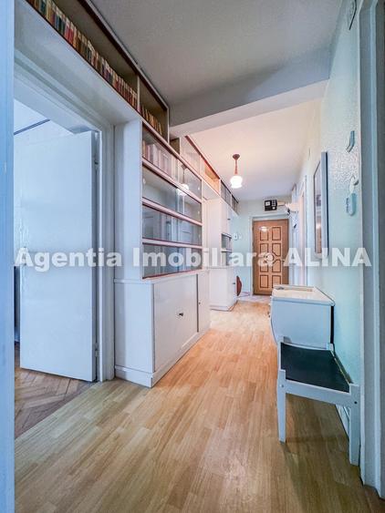 Apartament cu 4 camere decomandat în Progresul