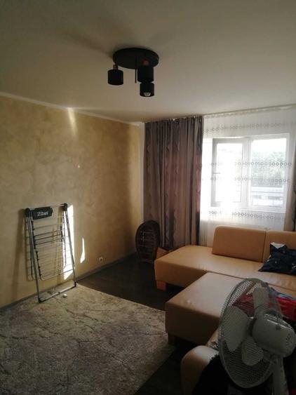 Apartament cu 3 camere decomandat în Mătăsari
