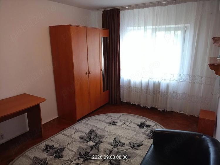 Apartament cu 3 camere decomandat în Vest