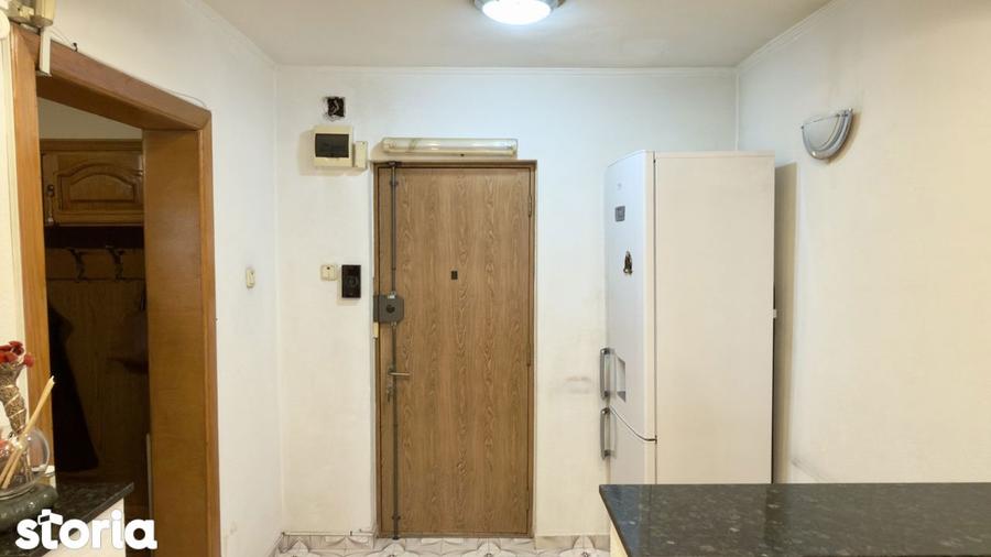 Apartament cu 5 camere decomandat, mobilat în Militari
