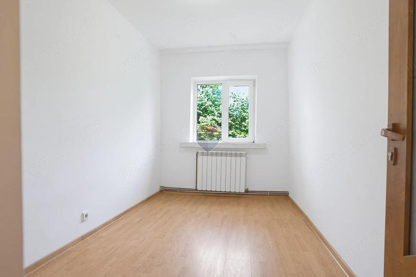 Apartament cu 3 camere decomandat în Spital