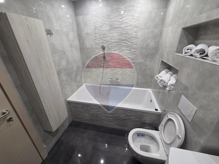 Apartament cu 3 camere decomandat în Spitalul Județean