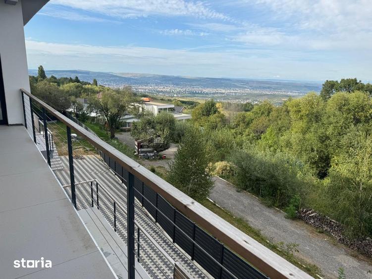 Casă cu 6 camere cu Teren 392 Mp în Feleacu