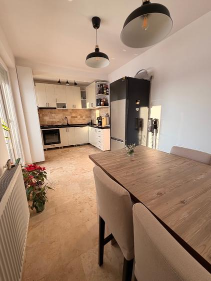 Apartament cu 4 camere decomandat în Balotești