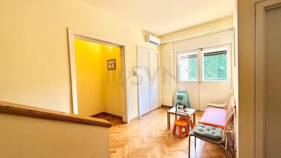 Casă individuală cu 14 camere în Capitale