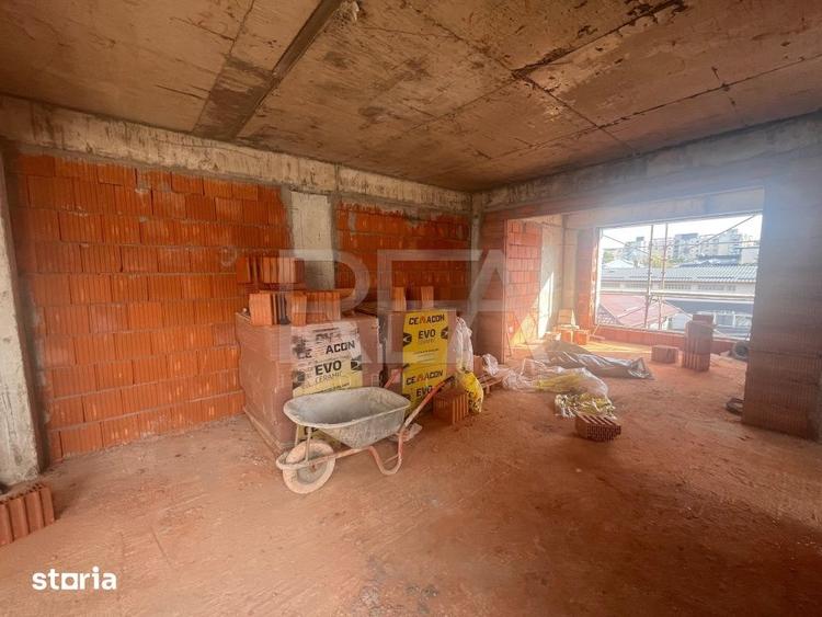 Apartament cu 3 camere în Tineretului