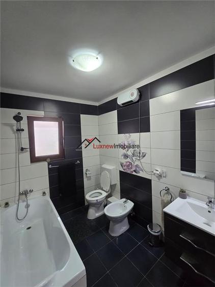 Duplex cu 4 camere cu Teren 258 Mp în Florești