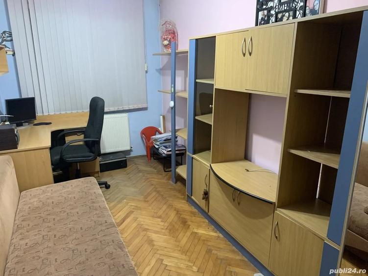 Apartament cu 3 camere decomandat în Central