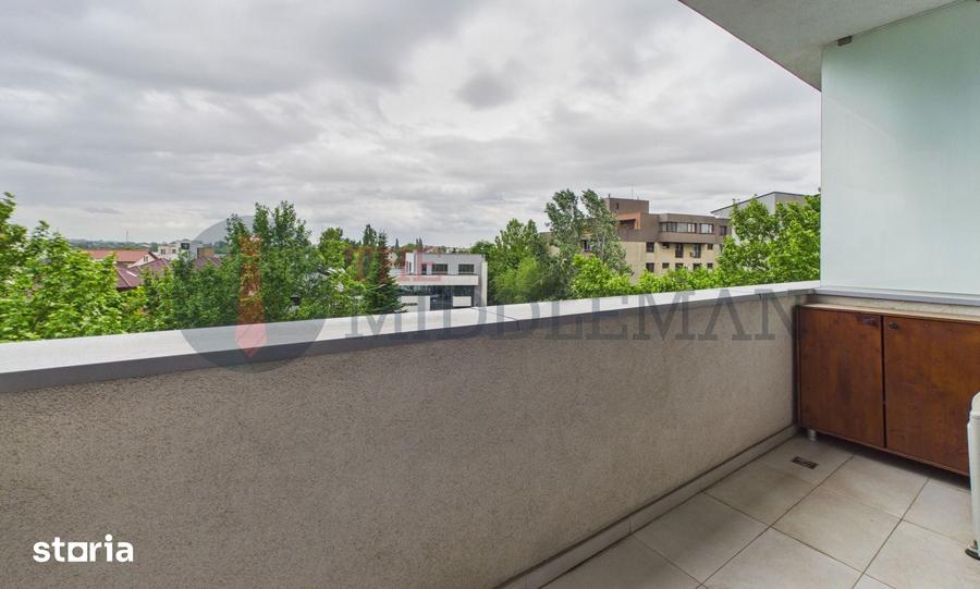 Apartament cu 3 camere decomandat în Sisești