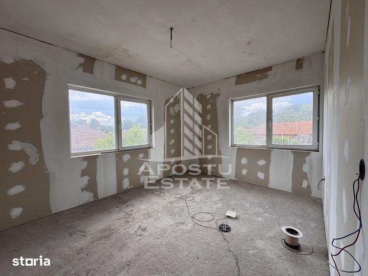 Casă cu 10 camere cu Teren 1100 Mp în Fărcădin