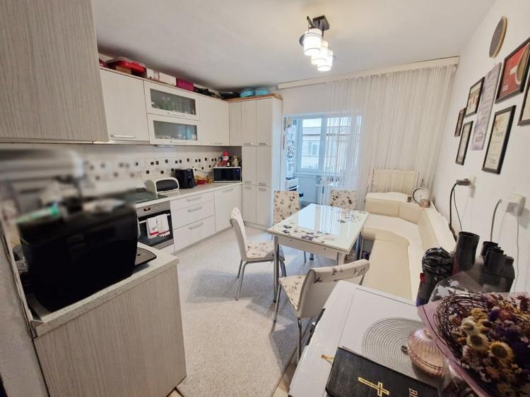 Apartament cu 2 camere decomandat, mobilat în Hotvon
