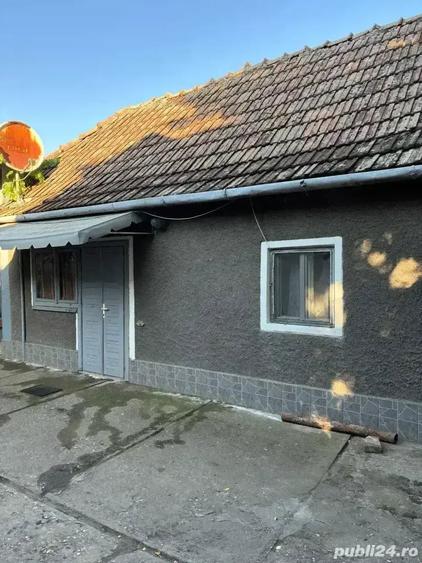 Casă cu 5 camere cu Teren 1800 Mp în Crai Nou