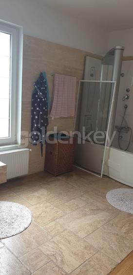 Casă cu 8 camere cu Canalizare în Iancu Nicolae