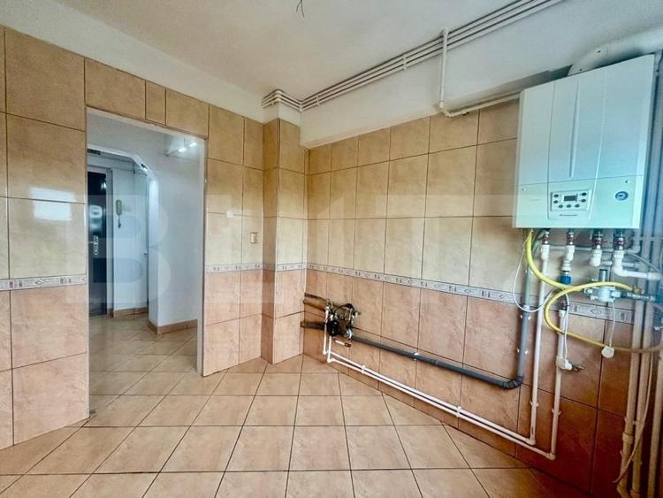 Apartament de vanzare, cu 3 camere, 63 mp, zona Cameliei - 2