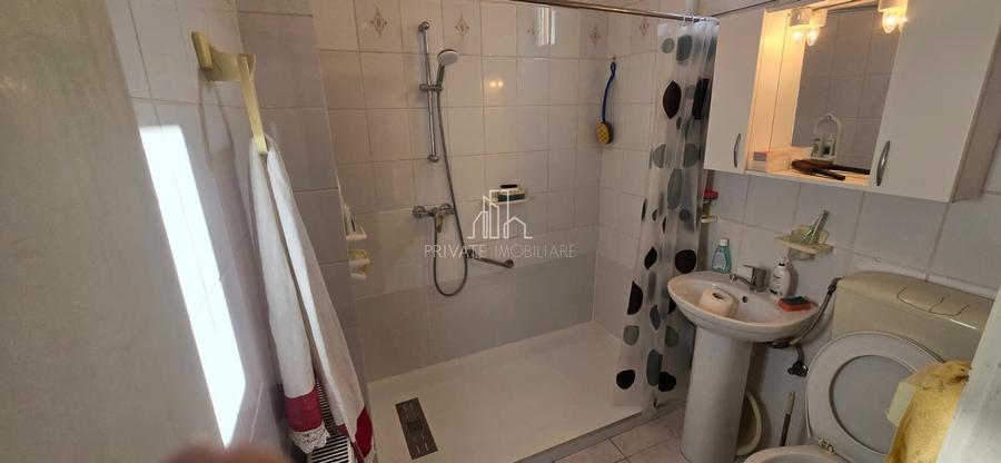 Casă individuală cu 4 camere cu Teren 432 Mp în Central