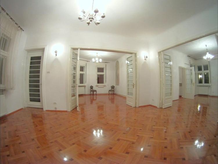 Apartament cu 4 camere în Dorobanți