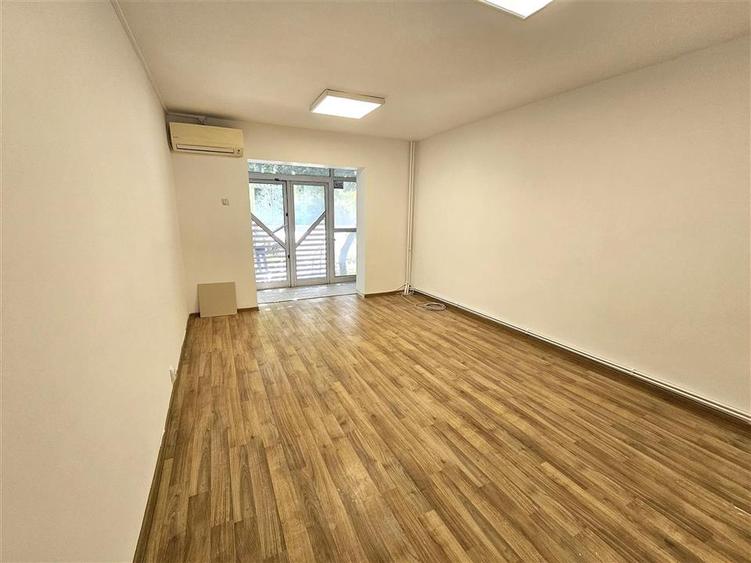 Birou, de 67 mp, în Gară