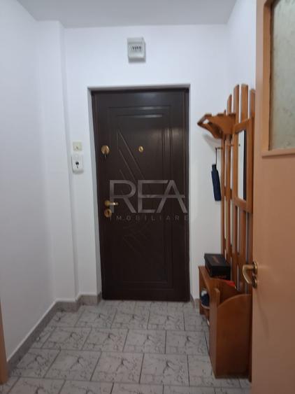 Apartament cu 2 camere semidecomandat, mobilat în Baba Novac