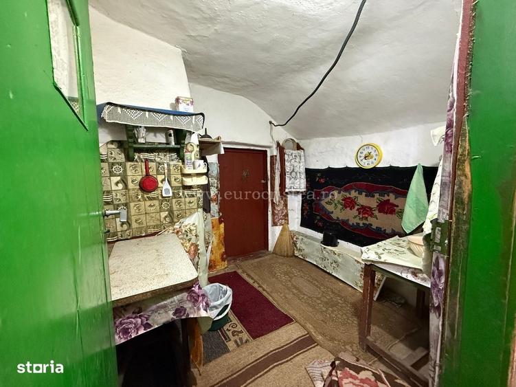 Casă cu 4 camere cu Teren 1531 Mp în Pecineaga