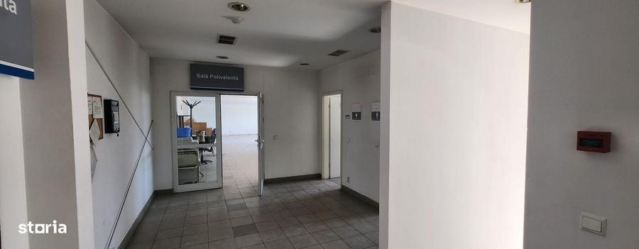 Spațiu comercial, de 6,500 mp, în Central
