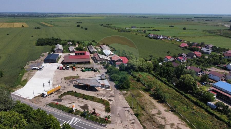 Teren Construcții intravilan de 73351 mp, în Sud