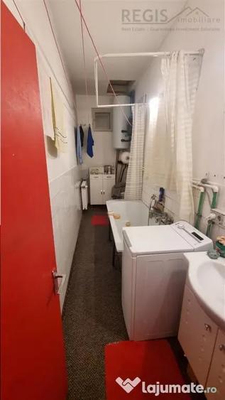 Casă cu 5 camere cu Teren 240 Mp în Zizin
