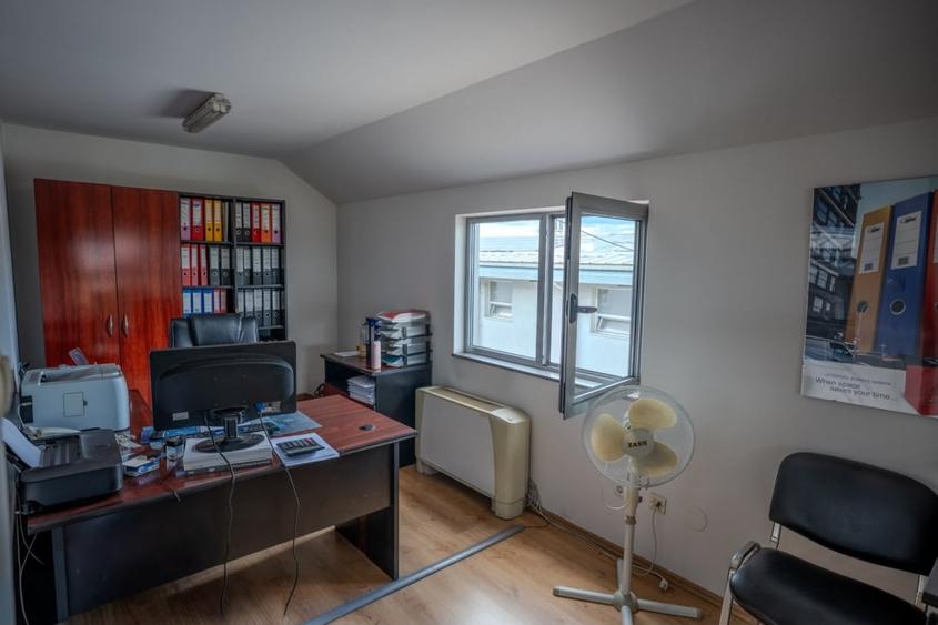 Spațiu comercial, de 450 mp, în Centura