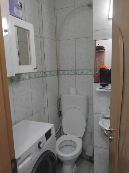 Apartament cu 3 camere semidecomandat în Tomis Nord