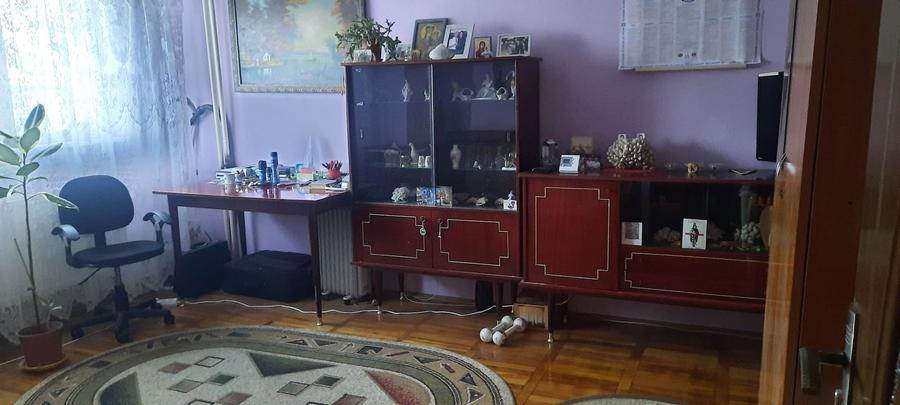 Apartament cu 3 camere decomandat, mobilat în Port