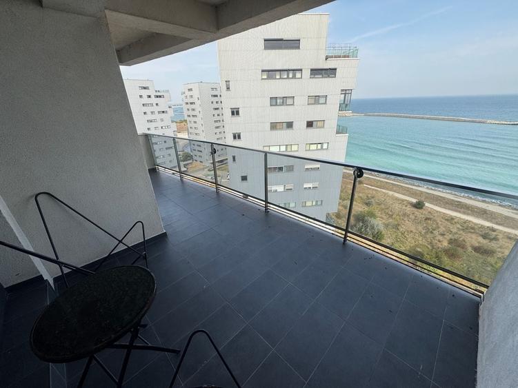 Apartament cu 3 camere decomandat, mobilat în Faleza Nord