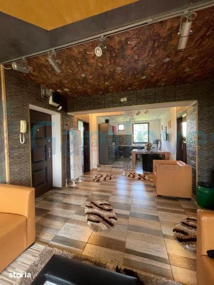 Apartament cu 4 camere, mobilat în Central