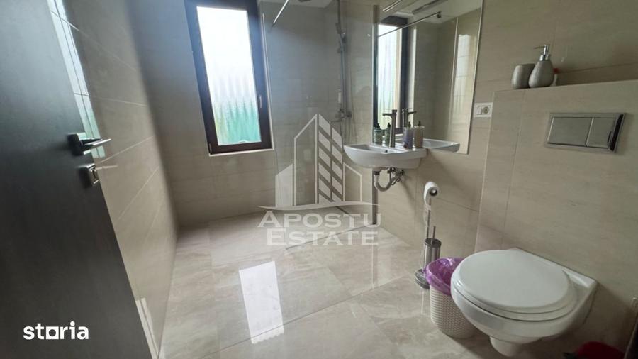 Casă cu 4 camere cu Canalizare în Giroc