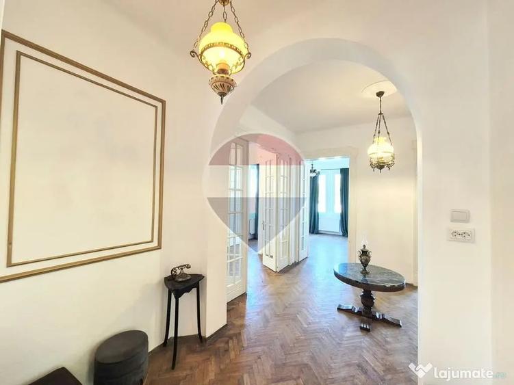 Apartament cu 4 camere decomandat în Tineretului