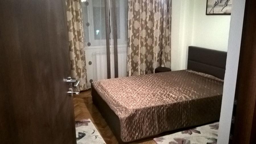 Apartament cu 3 camere decomandat în Libertății