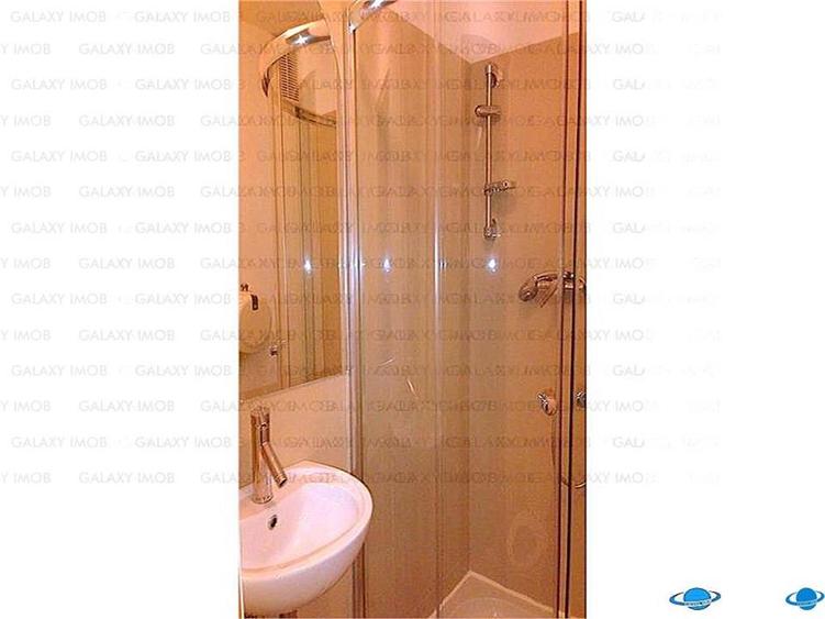 INCHIRIERE APARTAMENT CU 3 CAMERE PIATA ROMANA 650 euro - 11