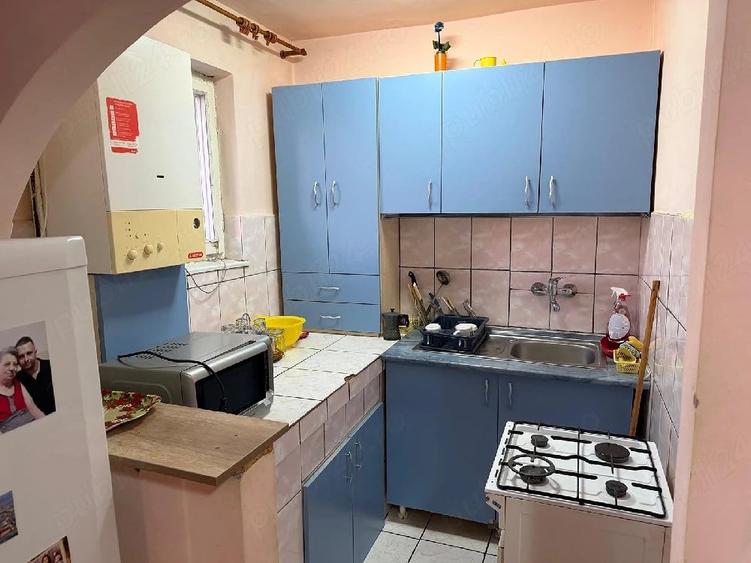 Apartament cu 2 camere semidecomandat, mobilat în Central