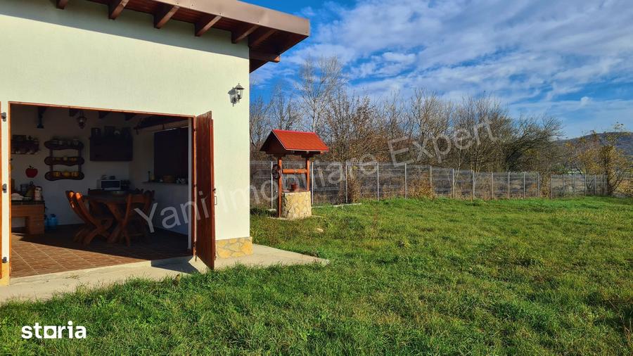 Teren de 1600 mp, în Merișani