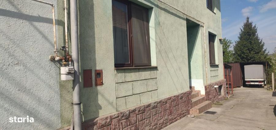 Casă cu 4 camere în Sânnicoară
