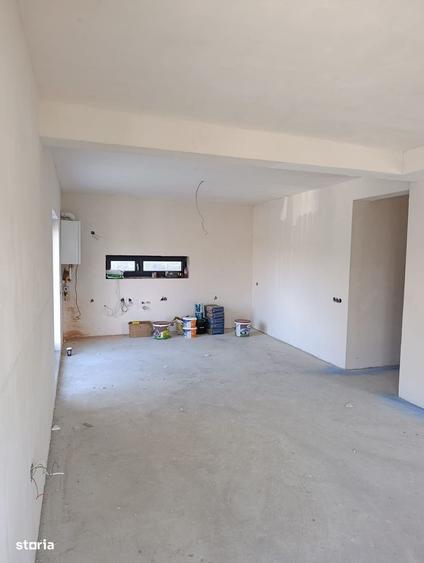 Spațiu comercial, de 1,000 mp, în Sopor