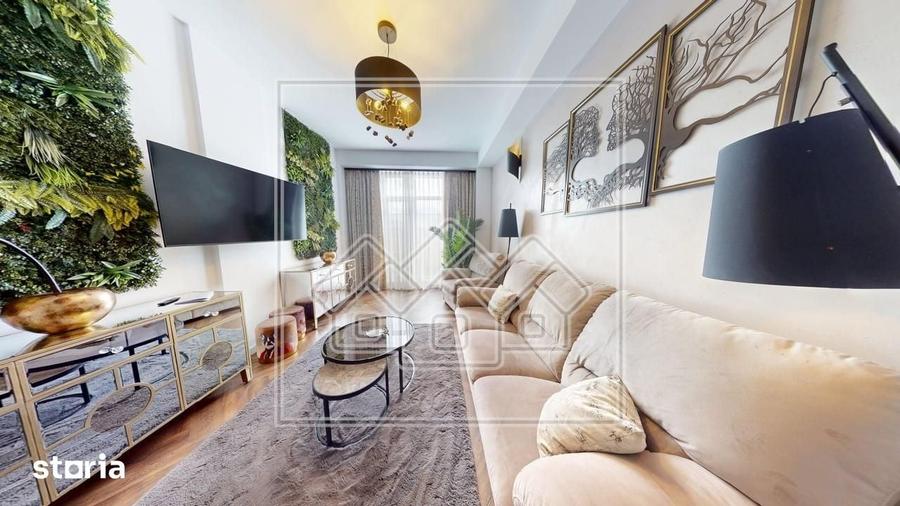 Apartament cu 3 camere decomandat în Est