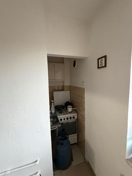 Garsonieră decomandată în Central