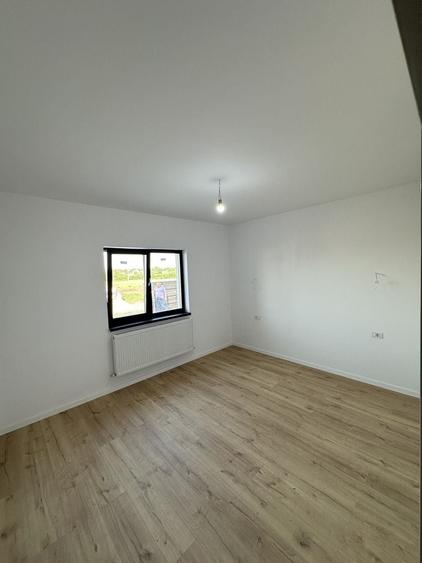 Casă cu 4 camere în Ciurbești