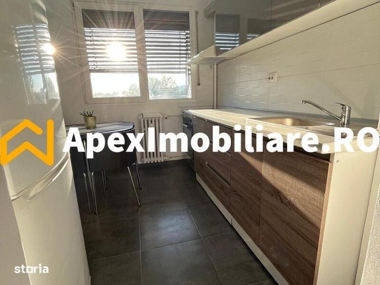 Apartament cu 3 camere decomandat în Titan