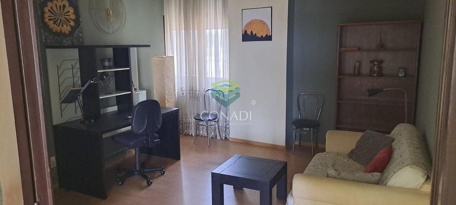 Apartament cu 3 camere semidecomandat în Romană