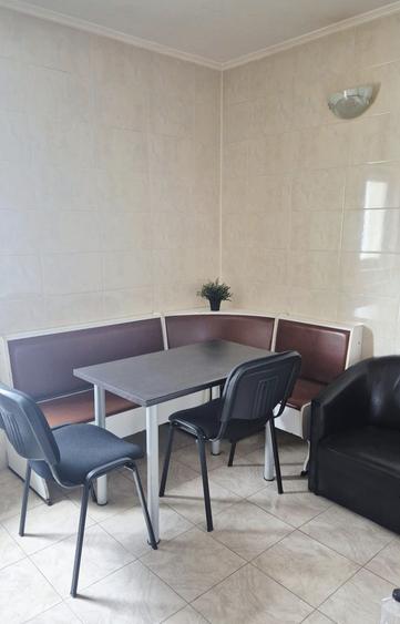 Apartament cu 3 camere decomandat în Obor