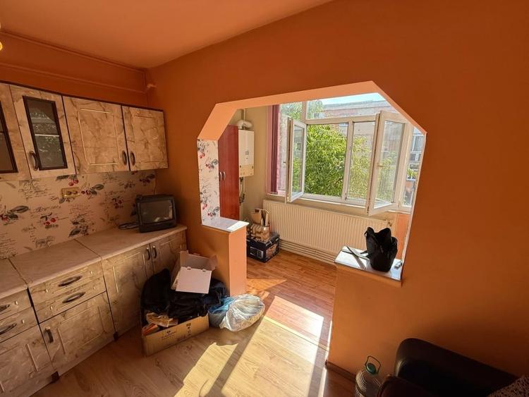Apartament cu 3 camere decomandat, mobilat în Bogdan Vodă